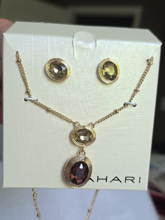 Jewelry - Tahari Gold-Tone Crystal Jewelry Set Necklace & Earrings Y14451 NIB 18-20" Exten